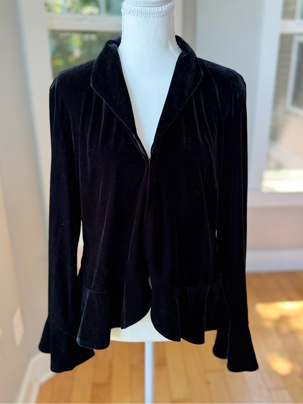 Studio 1940 Black Velvet Peplum Jacket Ruffle Details Size Medium